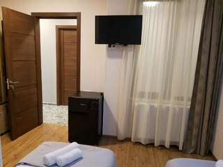 Отели эконом-класса Lotus Ахалцихе Двухместный номер с 1 кроватью или 2 отдельными кроватями-11